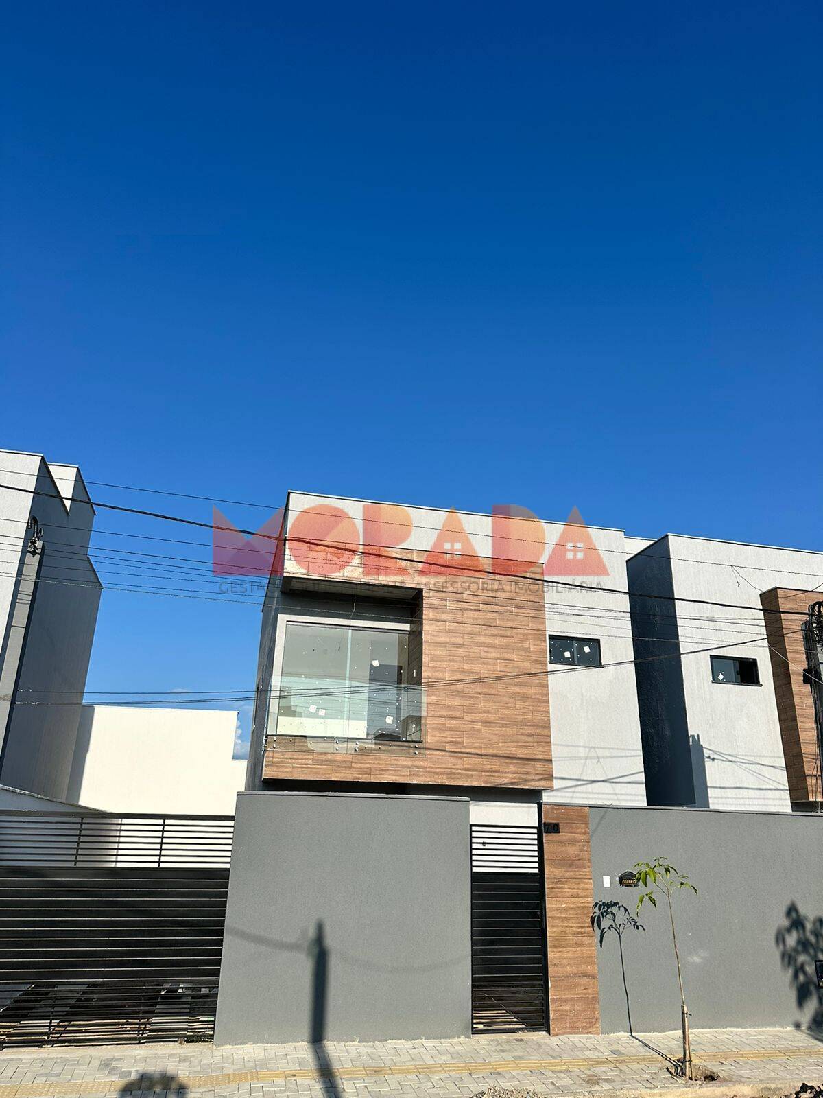 Casa à venda com 3 quartos, 97m² - Foto 1